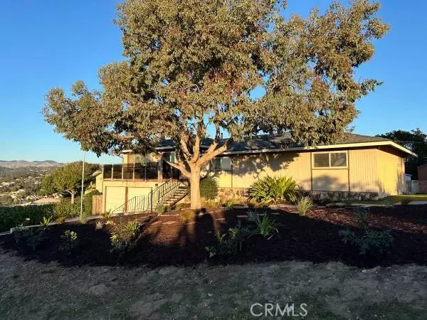 1566 Hillcrest, Arroyo Grande, CA 93420