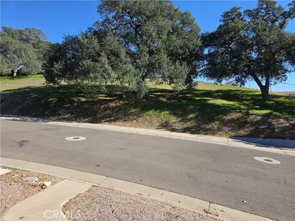 Paso Robles, CA 93446,301 Oak Meadow
