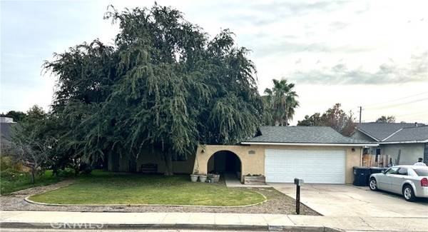 1928 South Linwood Street, Visalia, CA 93277