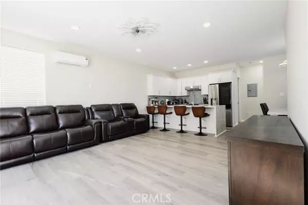 San Diego, CA 92105,4284 Dwight