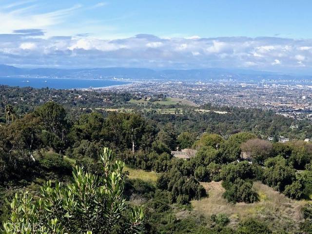 14 Bronco Drive, Rancho Palos Verdes, CA 90275