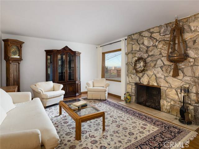 Redondo Beach, CA 90277,120 Via Mesa Grande