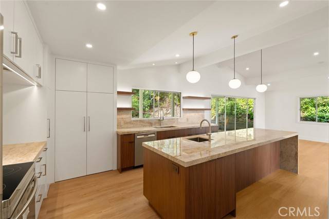 Palos Verdes Estates, CA 90274,2608 Via Segunda