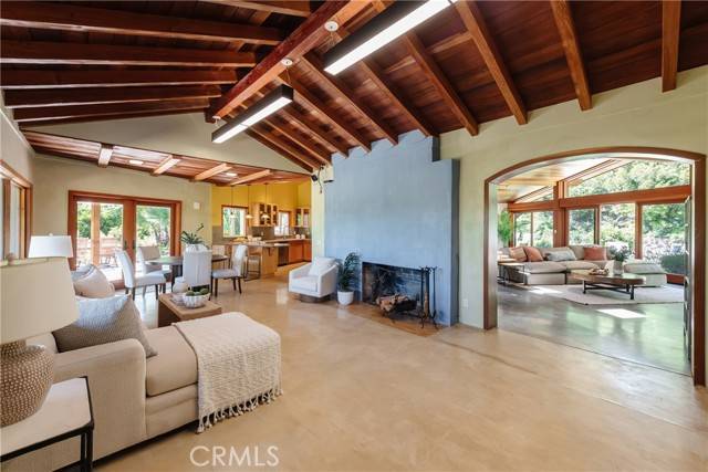 2 Chuckwagon Road, Rolling Hills, CA 90274