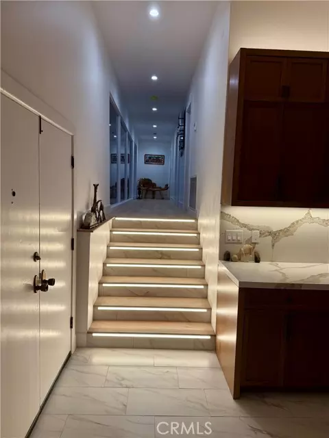 Palos Verdes Estates, CA 90274,536 Via Almar