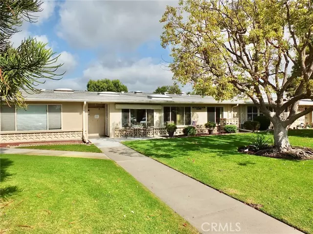 13271 Del Monte M14-33D, Seal Beach, CA 90740