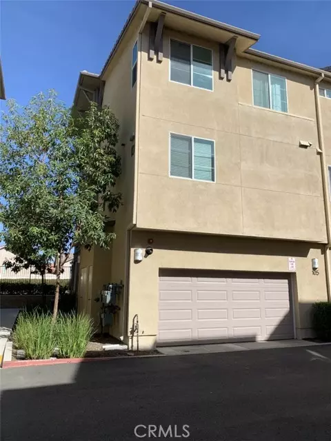 Corona, CA 92878,1017 Savi Drive