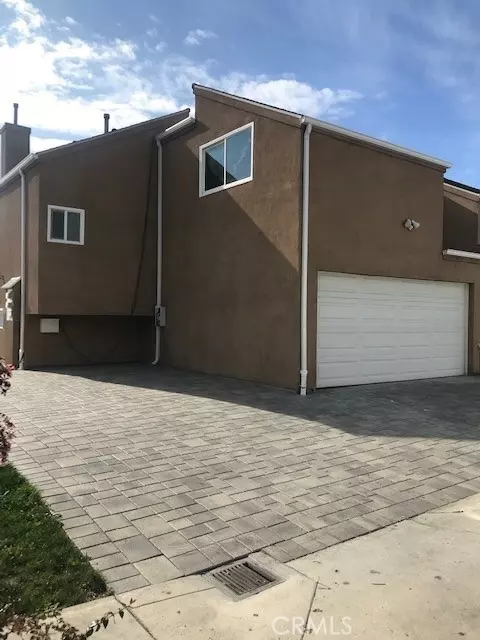 Huntington Beach, CA 92648,2113 Hess Circle