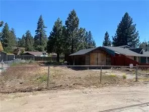 724 West Country Club Boulevard, Big Bear City, CA 92314