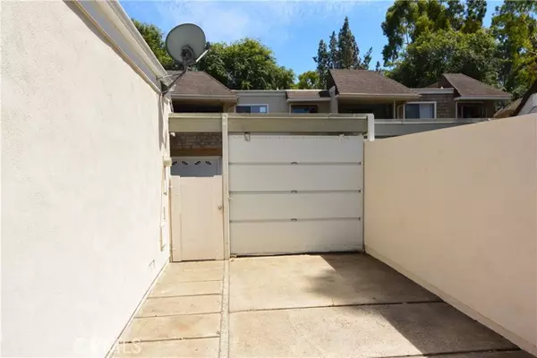 Laguna Hills, CA 92653,23435 Caminito Valle