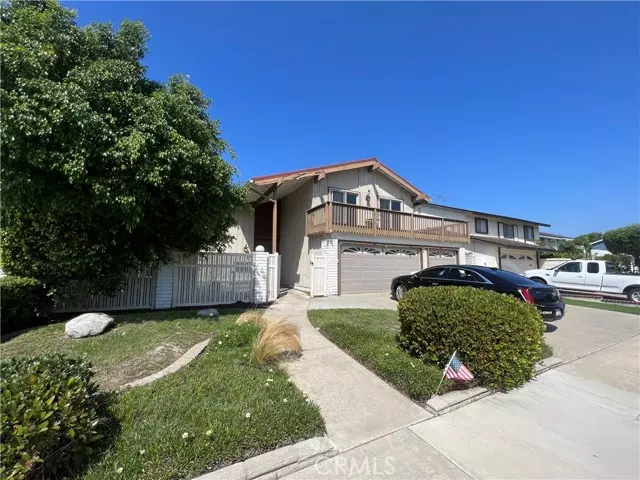 17621 San Roque Lane, Huntington Beach, CA 92647