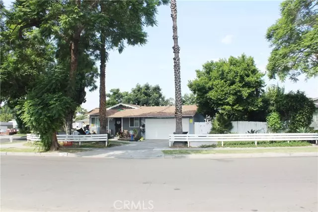 2338 Siemon Street, Santa Ana, CA 92706