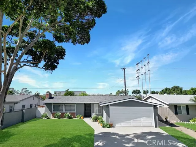 3249 Iowa Street, Costa Mesa, CA 92626