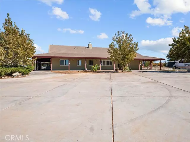 23170 Via Seco Street, Apple Valley, CA 92308