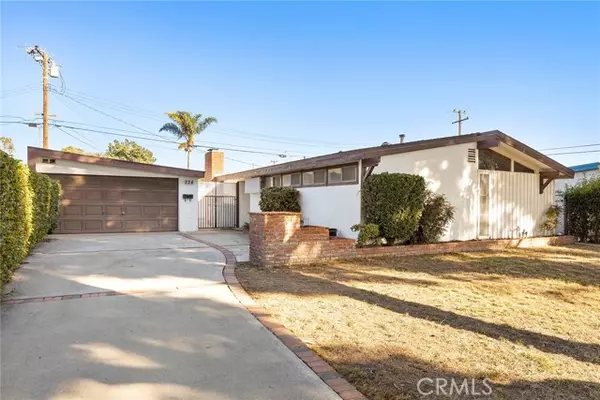 224 S Mission Dr, Fullerton, CA 92831