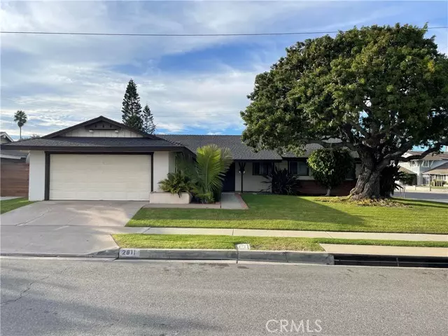 2811 Lorenzo Avenue, Costa Mesa, CA 92626