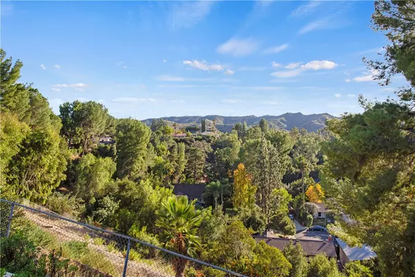 Calabasas, CA 91302,4257 Towhee Drive