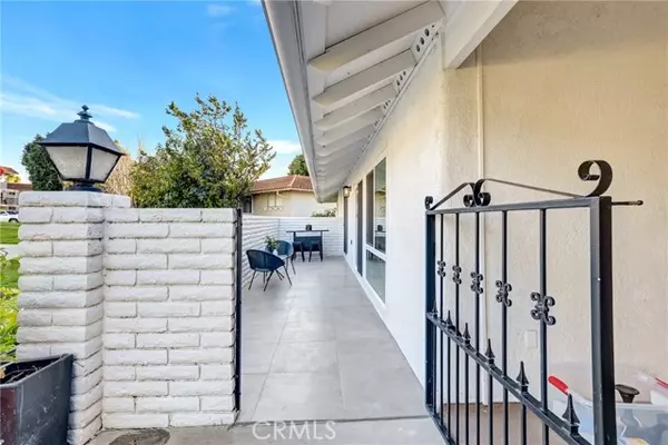 Laguna Woods, CA 92637,2330 Via Mariposa West