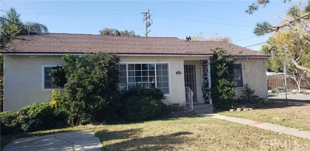 2069 N Greenbrier Road, Long Beach, CA 90815