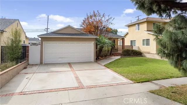 3833 Knoxville Avenue, Long Beach, CA 90808