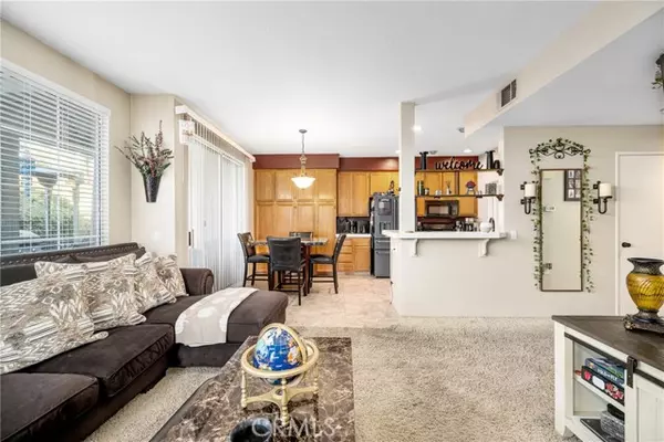 Lake Forest, CA 92610,377 Chaumont Circle