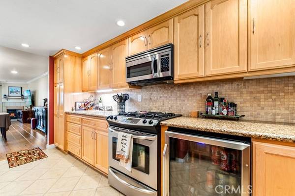 2001 Freeman Avenue, Signal Hill, CA 90755