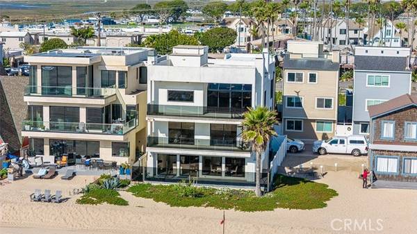 18 A Surfside Avenue, Surfside, CA 90743