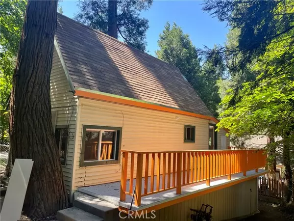 719 Woodland Road, Crestline, CA 92325