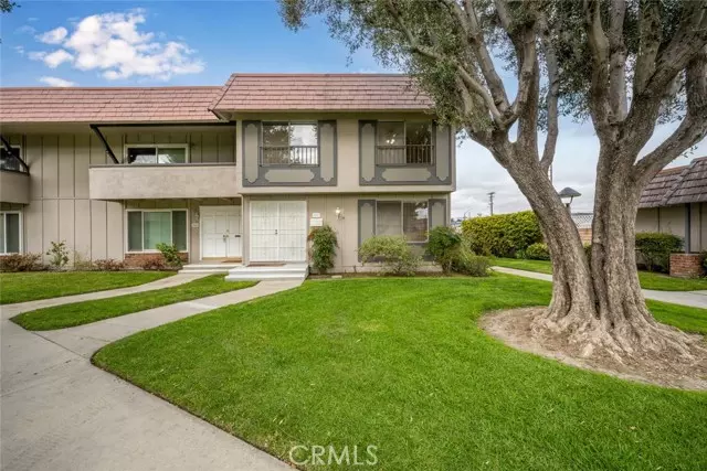 4047 Larwin Avenue, Cypress, CA 90630