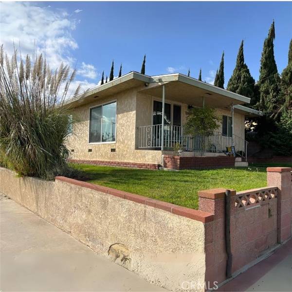 2063 Junipero Avenue, Signal Hill, CA 90755