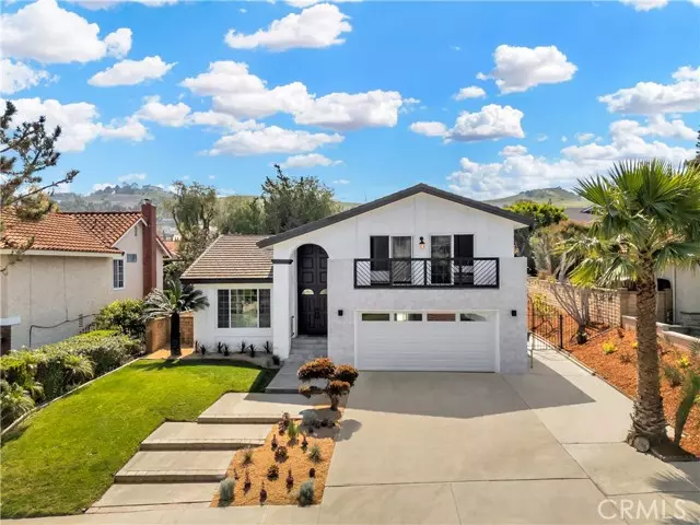 6590 East Edinboro Circle, Anaheim Hills, CA 92807