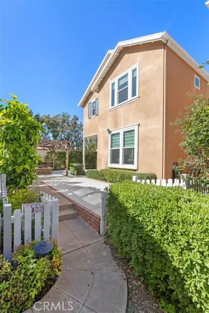 13045 Arborwalk Lane, Tustin, CA 92782