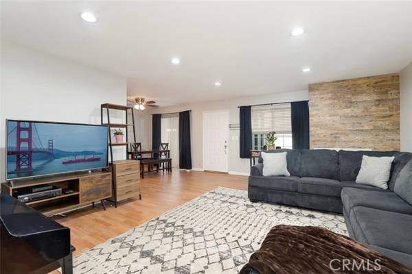 2599 Walnut Avenue, Signal Hill, CA 90755