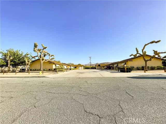 Joshua Tree, CA 92252,61947 Plaza Road