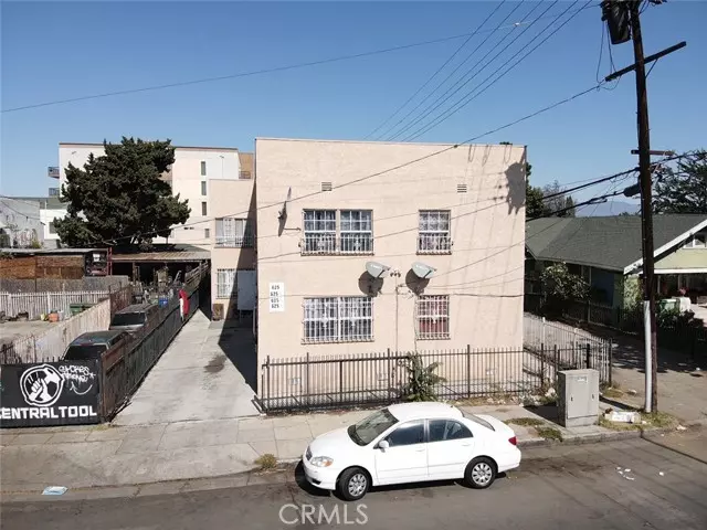 625 East 49th Street, Los Angeles, CA 90011