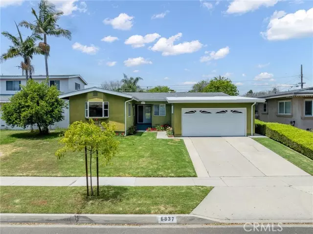 6837 East La Marimba Street, Long Beach, CA 90815