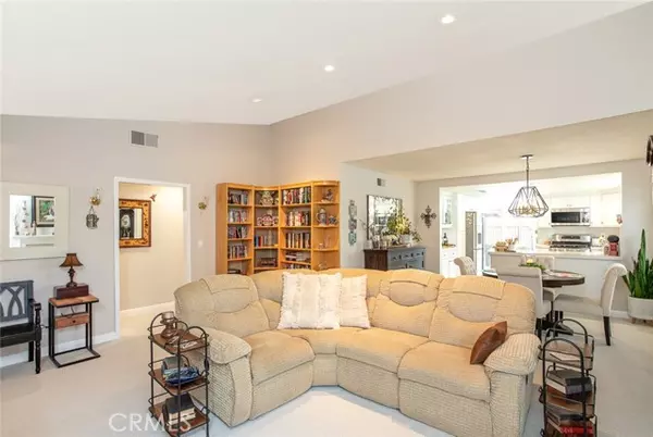 Yorba Linda, CA 92886,21520 Via La Naranja