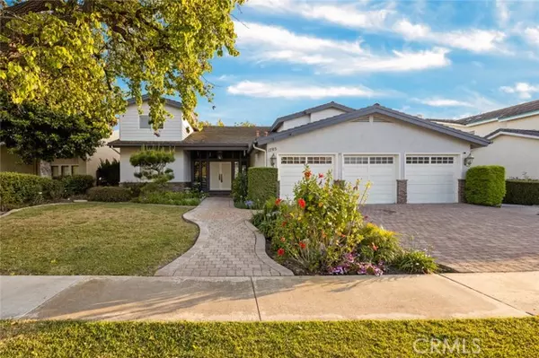 1795 Hummingbird Drive, Costa Mesa, CA 92626