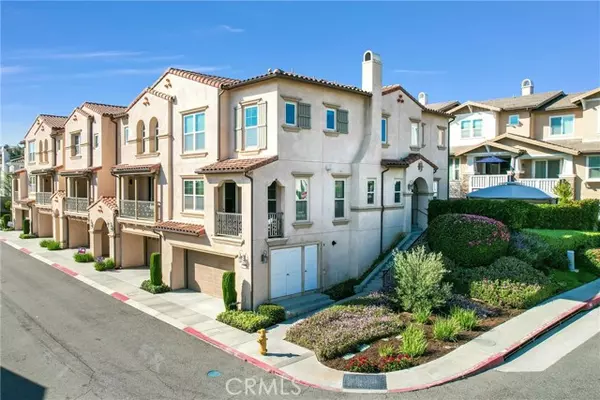 Yorba Linda, CA 92886,18617 Front Nine Way