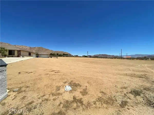 Apple Valley, CA 92307,16977 Joshua Road