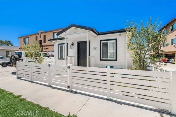 317 8th Street, Seal Beach, CA 90740