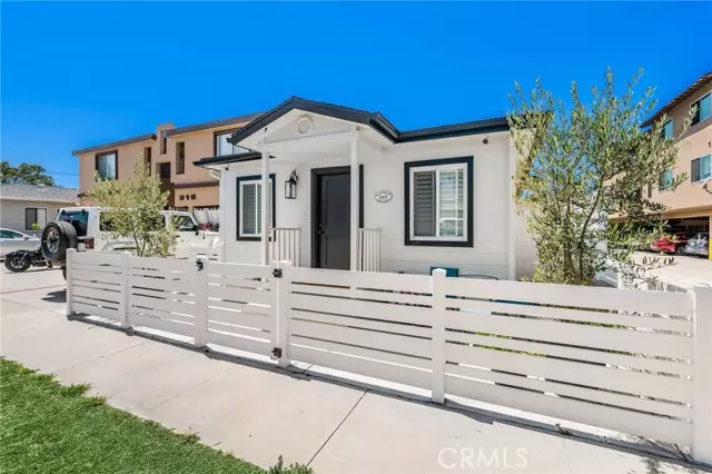 317 8th Street, Seal Beach, CA 90740