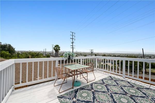 1600 Crescent Heights Street, Signal Hill, CA 90755