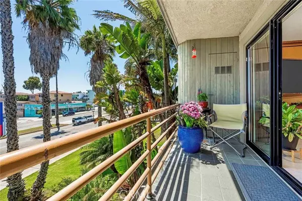 3811 East Livingston Drive, Long Beach, CA 90803