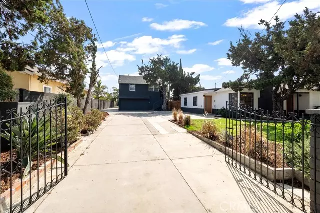 1526 West 9th Street, Santa Ana, CA 92703