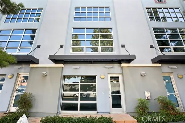 709 North Poinsettia Street,  Santa Ana,  CA 92701