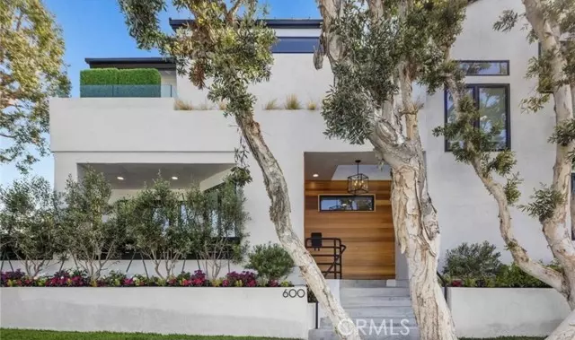 Corona Del Mar, CA 92625,600 Heliotrope Avenue