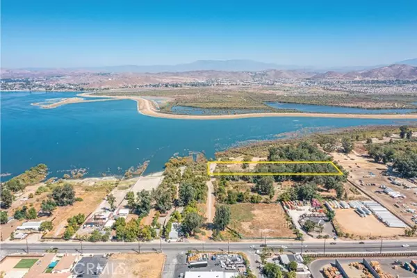 Lake Elsinore, CA 92530,0 371-130-012