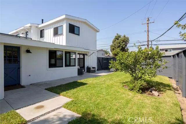 2097 Maple Avenue, Costa Mesa, CA 92627