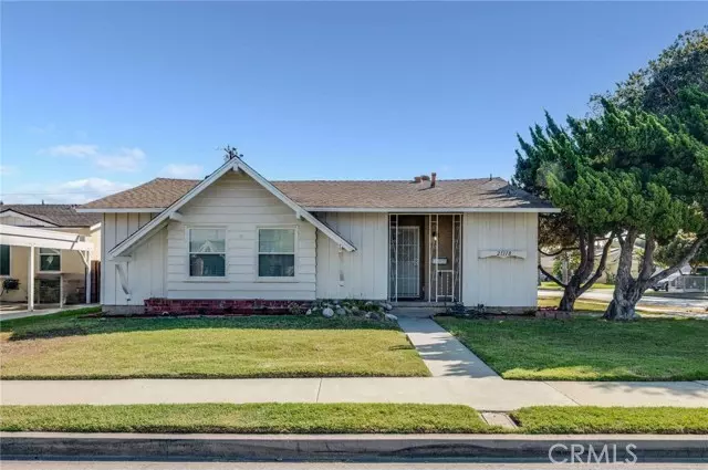 21118 Hawaiian Avenue, Lakewood, CA 90715